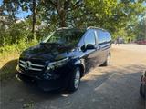 Mercedes-Benz Mercedes V Klasse 220D - Mercedes-Benz E 220: Van