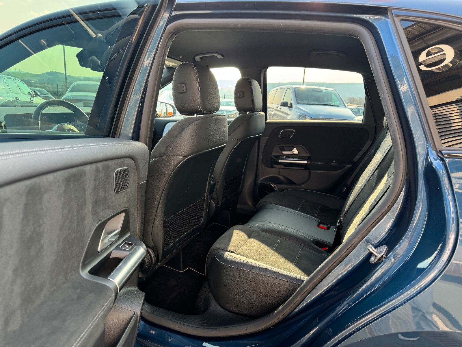 Fahrzeugabbildung Mercedes-Benz B 200 d Edition AMG Night+AHK+Burm+Ambiente