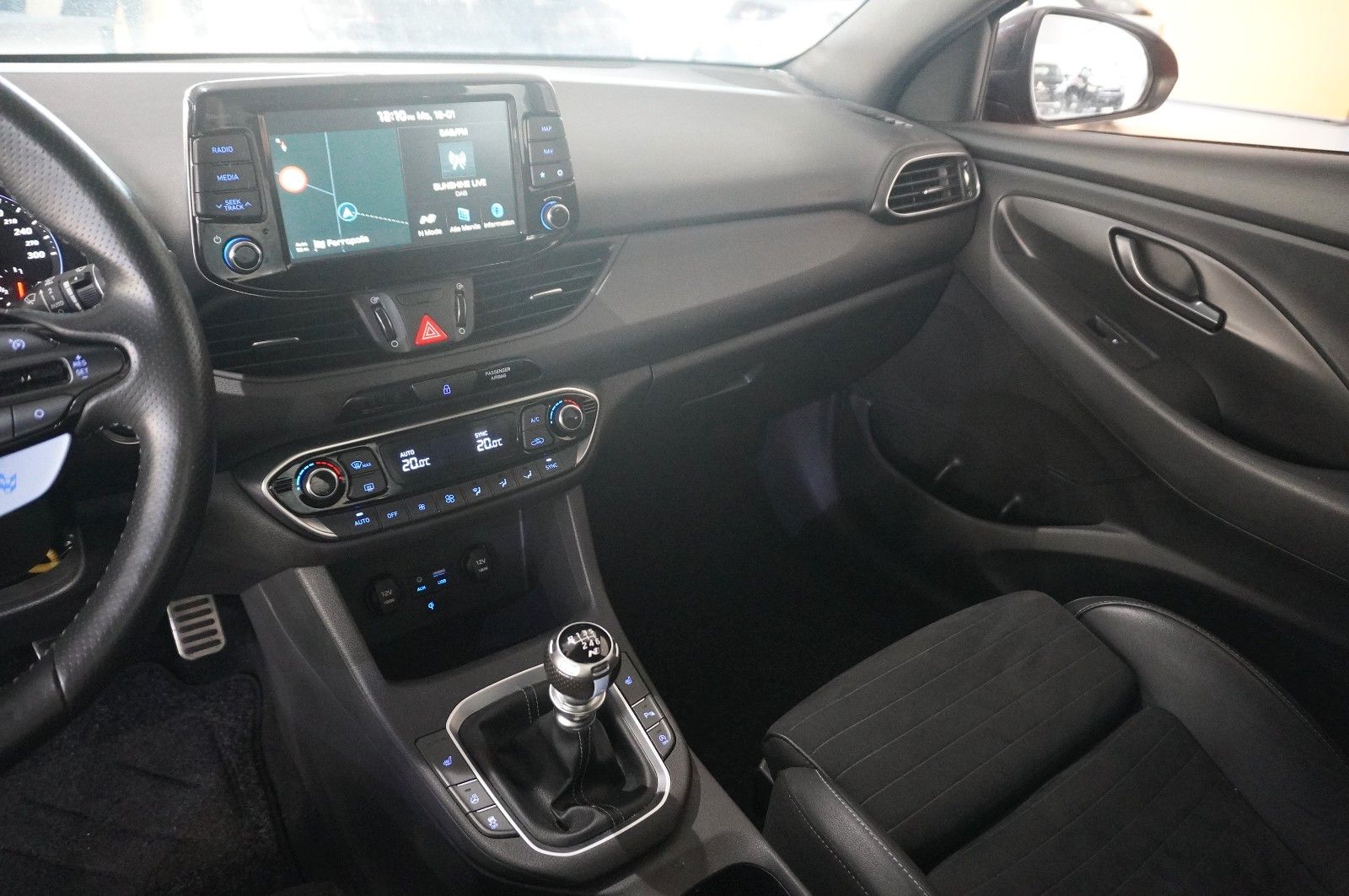 Fahrzeugabbildung Hyundai i30 N PERFORM. 2.0 T-GDI NAVI/LED/KAMERA/SPORT