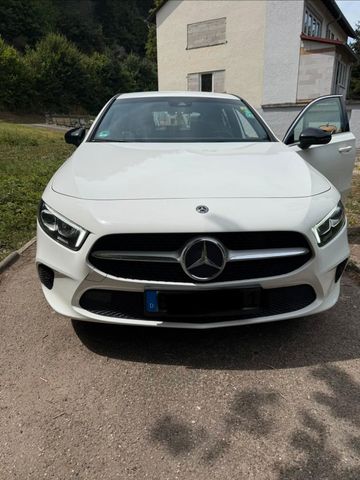 MERCEDES-BENZ A 200 -