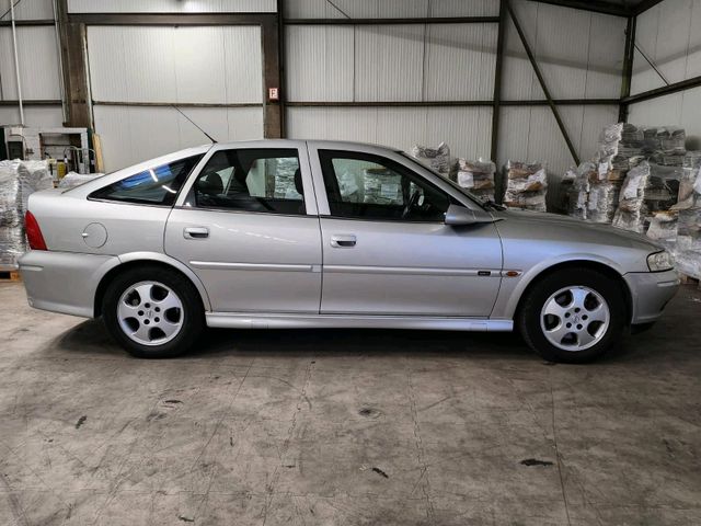 Opel Vectra 1,8 16V aus 2 Hand und sehr sa...