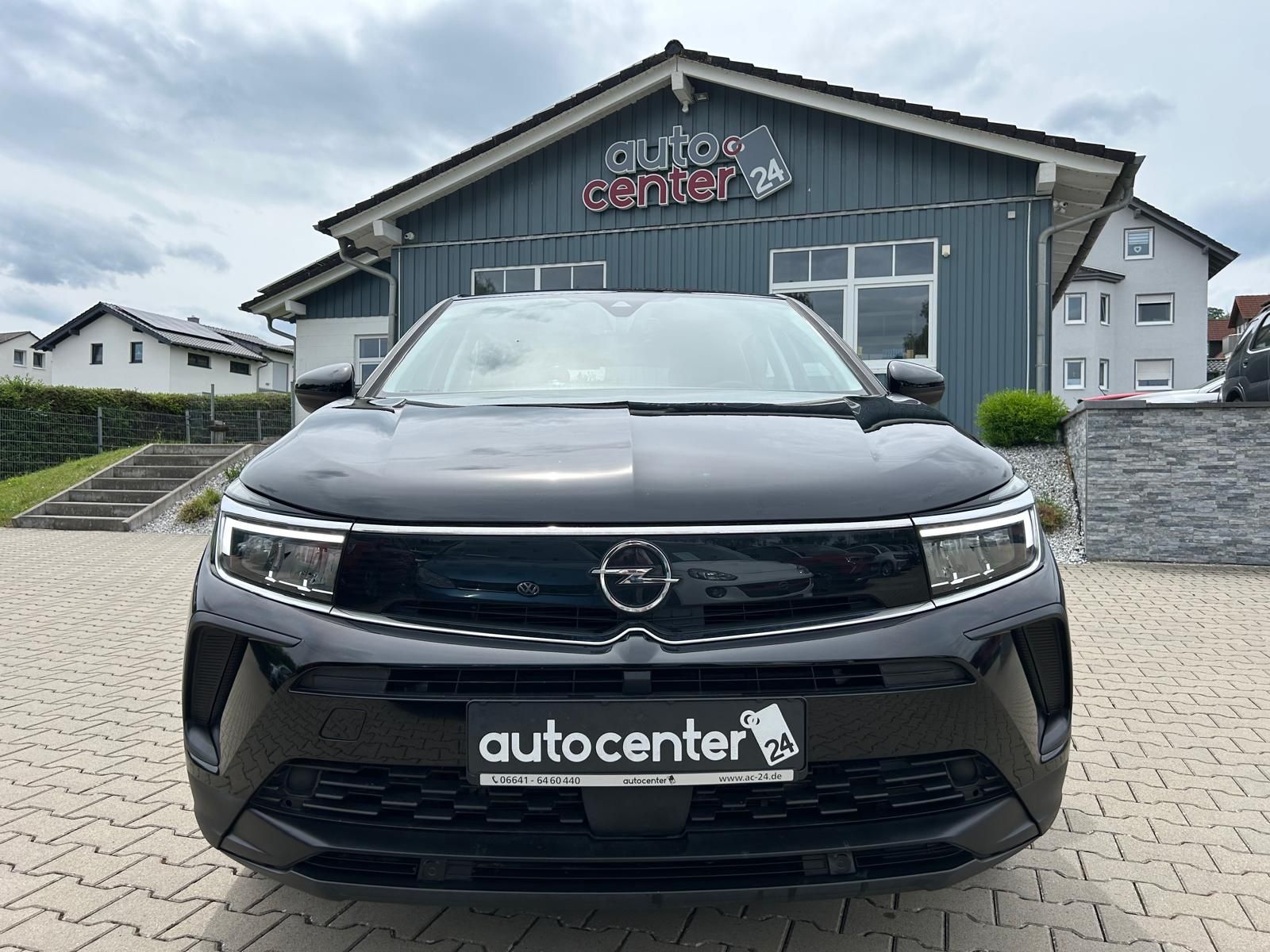Fahrzeugabbildung Opel Grandland|Hybrid|4x4|AHK|1.Hand|LED|Standheizung