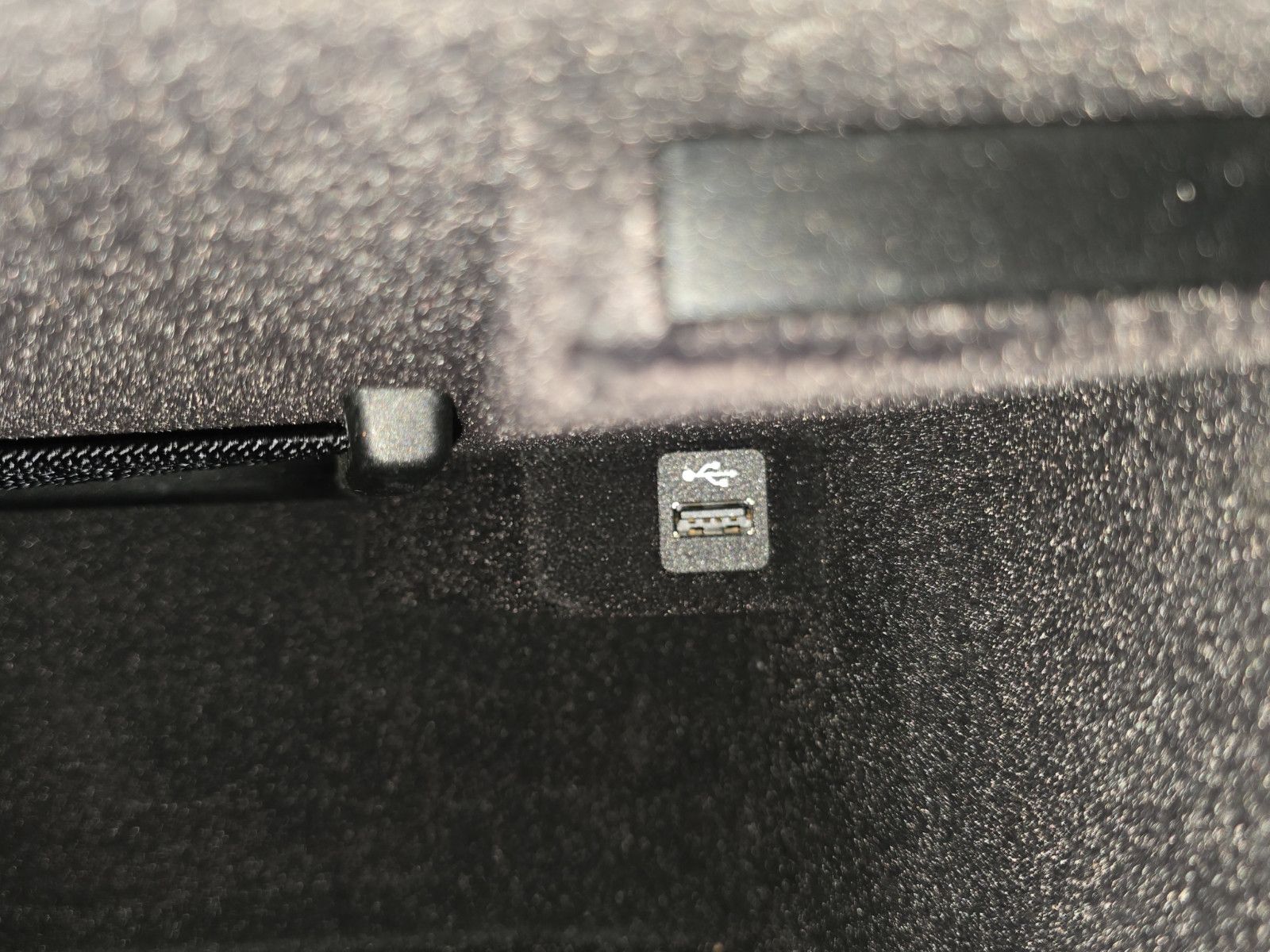 Fahrzeugabbildung BMW 320 i+NAVI BUSINES+PDC+SHZ