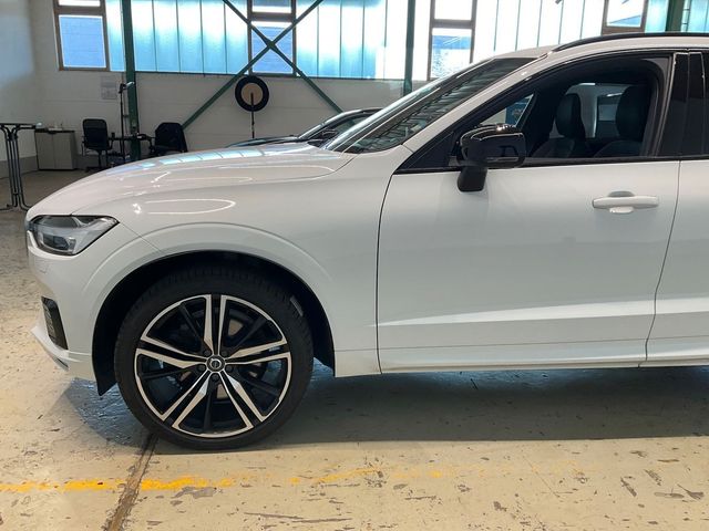 Volvo XC60 R DESIGN AWD LEDER NAVI LED PANO AHK 220kmh