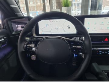 Fahrzeugabbildung Hyundai IONIQ 6 2WD 77,4 229PS UNIQ digitale ASP PanoD.