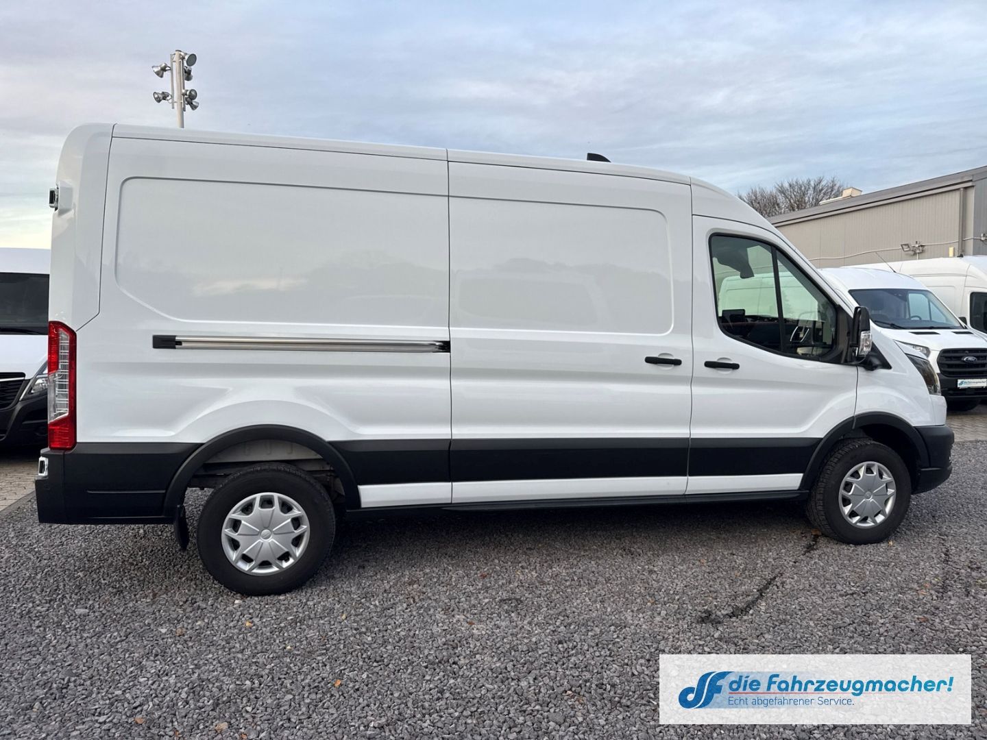 Fahrzeugabbildung Ford Transit Kasten E 350 L3 Trend Navi 360 Kamera AC