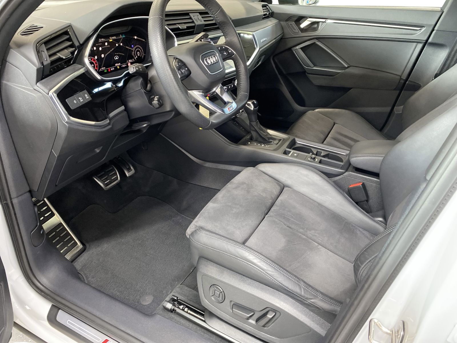 Audi RSQ3 - Bild 7