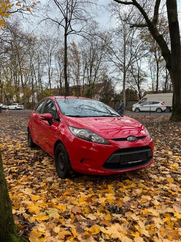 Ford Fiesta inkl. 4 Winterreifen  top gep...