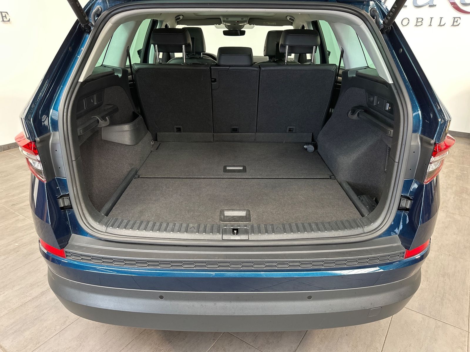 Fahrzeugabbildung SKODA Kodiaq 2.0 TDI DSG Style NAV+LED+PANO+AHK+STHZ