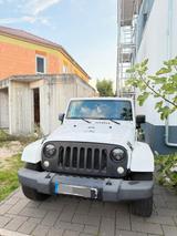 Jeep Wrangler Unlimited Sahara 3.8 Autom. Sahara - Jeep Wrangler mit Benzin-Antrieb: Geländewagen, 3.8