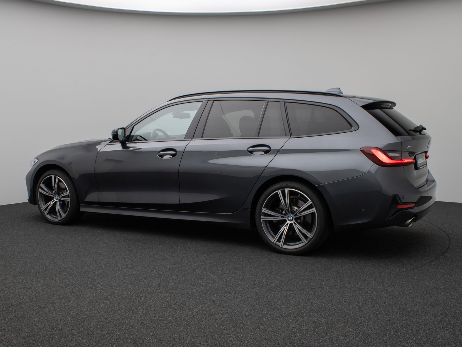 Fahrzeugabbildung BMW 330i xD SportLine Laser DAB HiFi PDC AHK Komfort