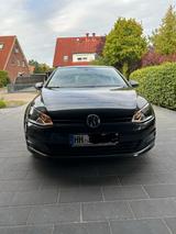 Volkswagen Golf 7 1.4 TSI DSG BMT ALLSTAR - mit Benzin-Antrieb: Grau, Beheizbares Lenkrad, Limousine