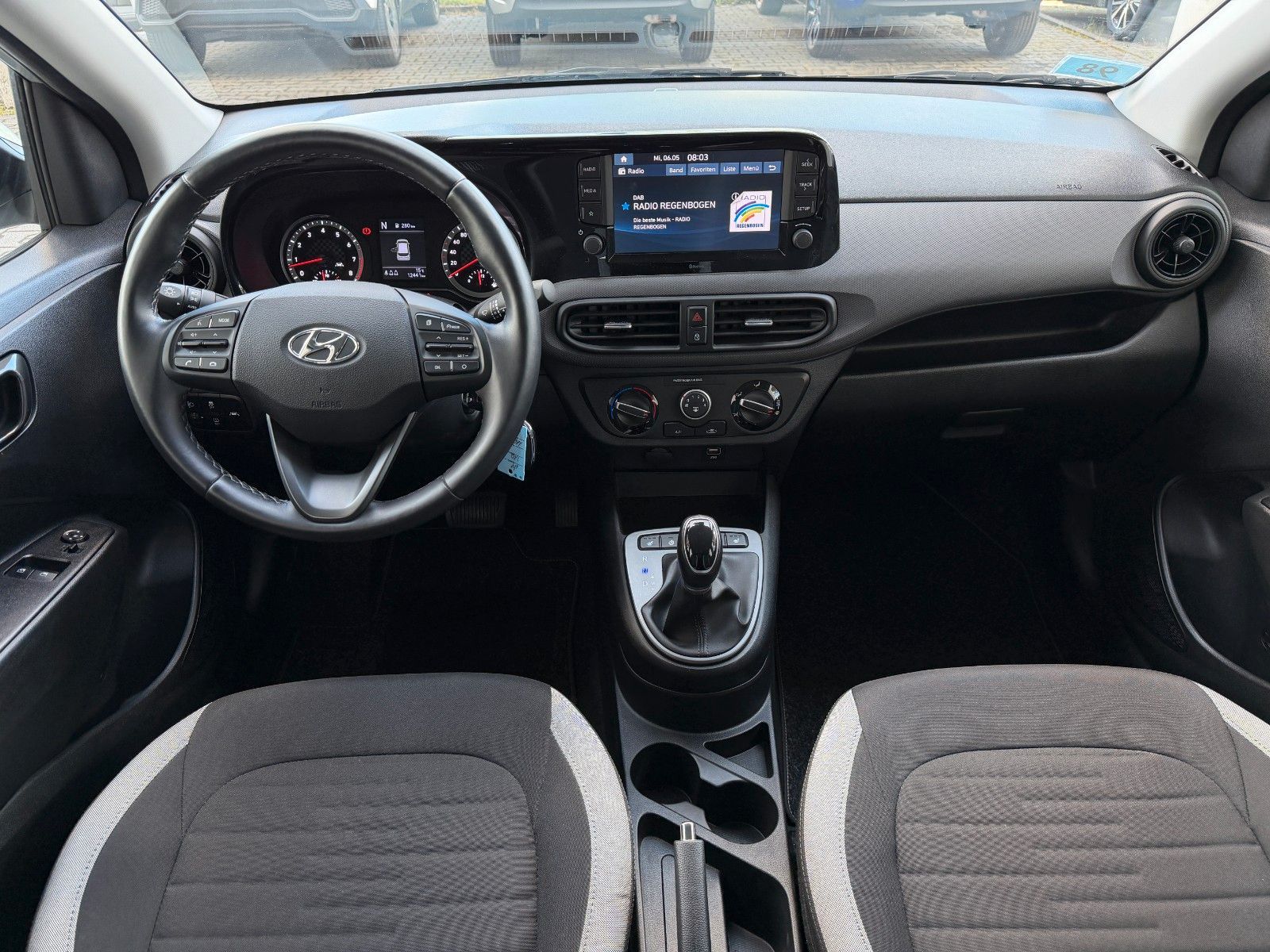 Fahrzeugabbildung Hyundai i10 1.2 Trend SHZ,PDC,AUT,DynLicht,FLA,LM,SpurH