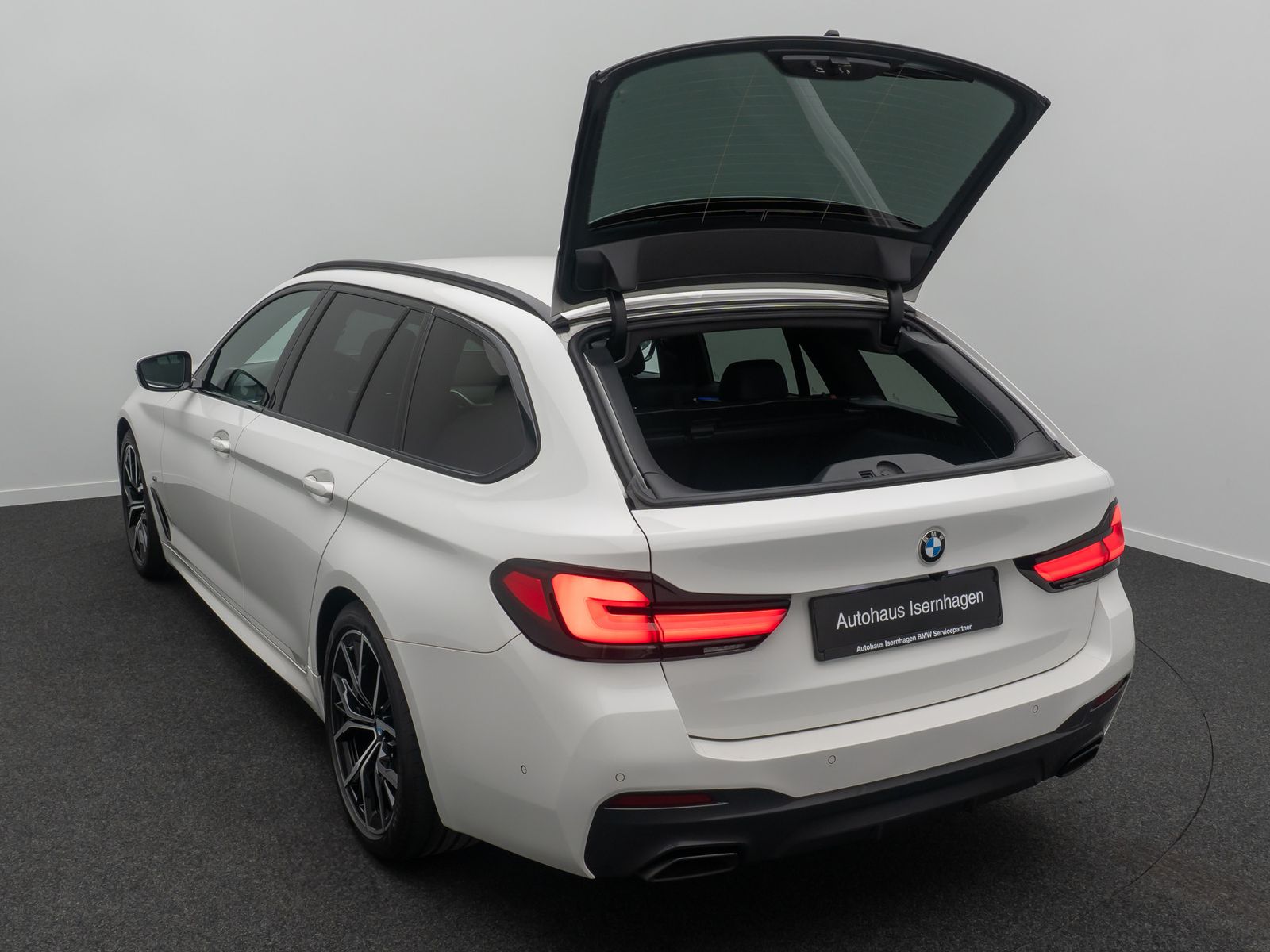 Fahrzeugabbildung BMW 530d xD M Sport DAB Laser 360&deg;HUD 4xKlima 19Zoll