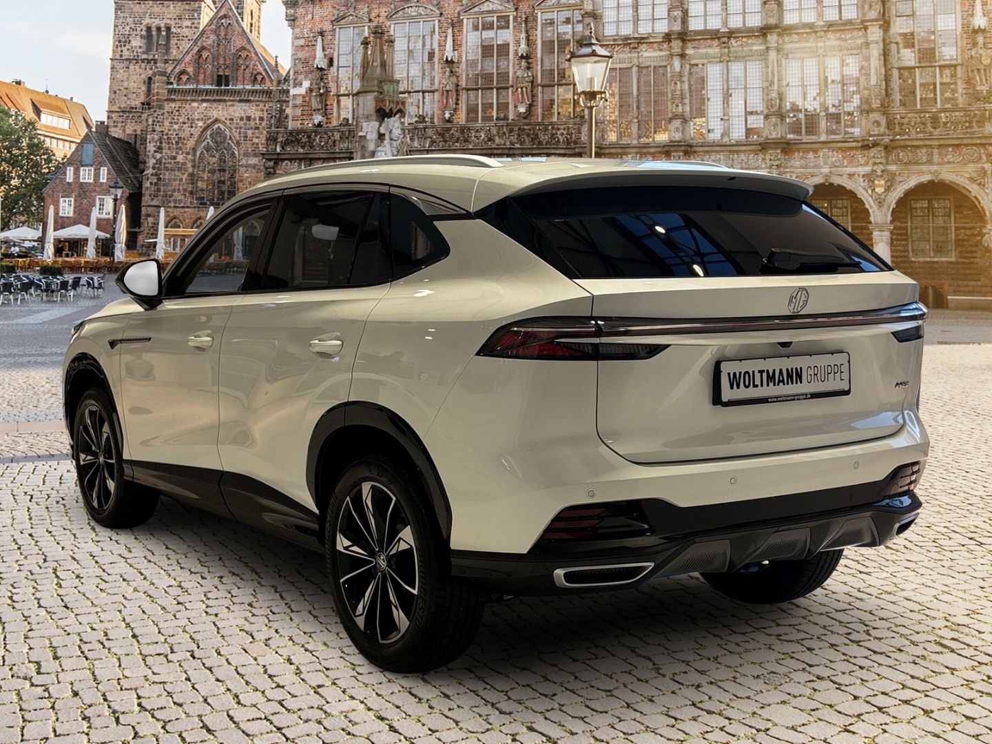 Fahrzeugabbildung MG HS Luxury Automatik FINANZIERUNGSANGEBOT