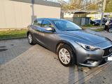 Infiniti Q30 1.5d Nav, LED  - Infiniti Q30: Grau