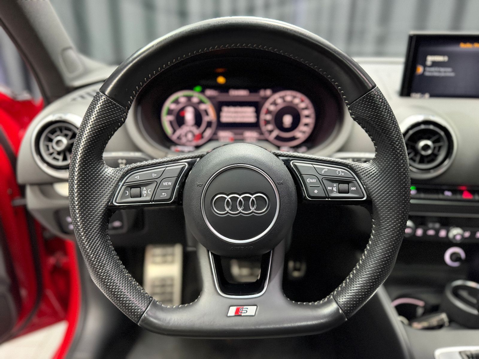 Fahrzeugabbildung Audi A3 Sportback e-tron s-line |AHK|PANO|NAVI