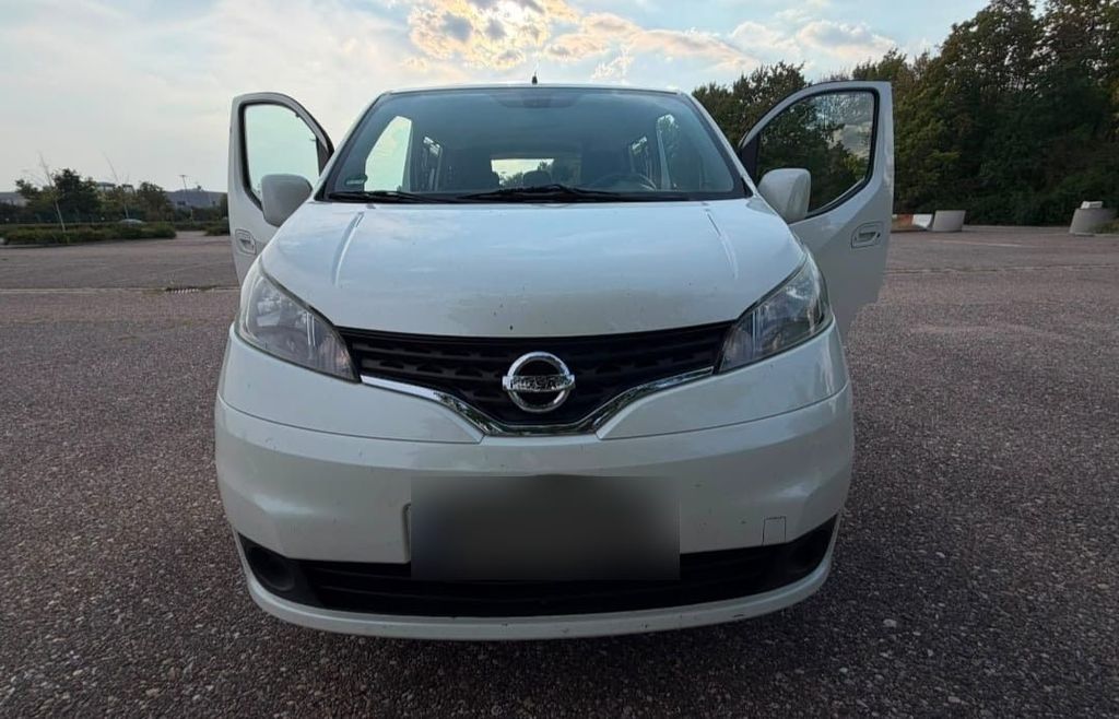 Image of Nissan NV200