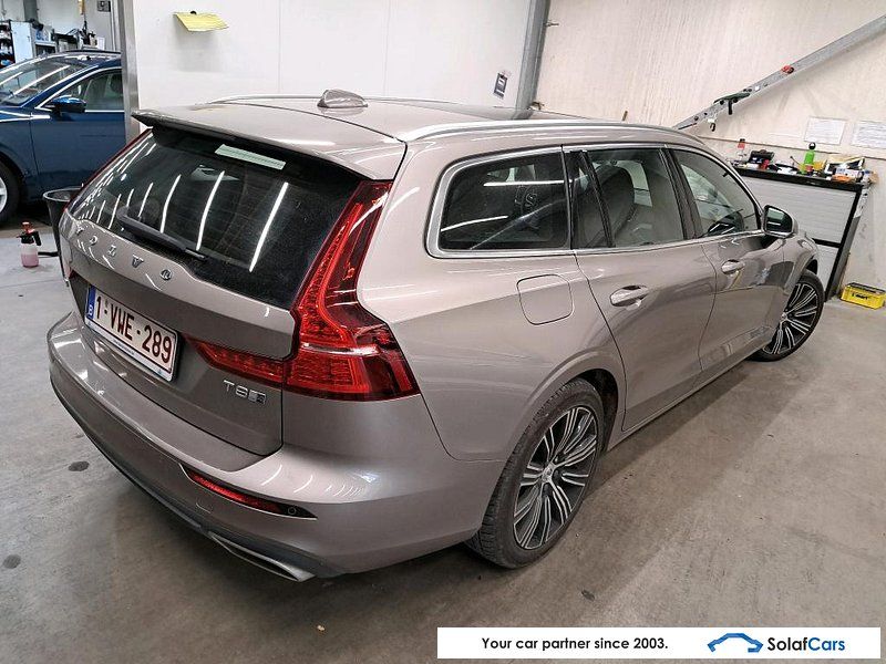 Volvo V60 2.0 T8 4x4 PHEV Inscription Aut. Pano LED V imagem 2