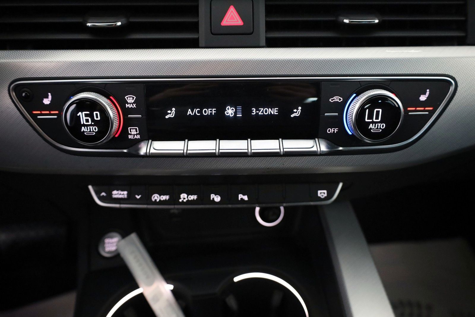Fahrzeugabbildung Audi A4 Avant 45 TFSI S Line Leder,Navi,LED,Panorama