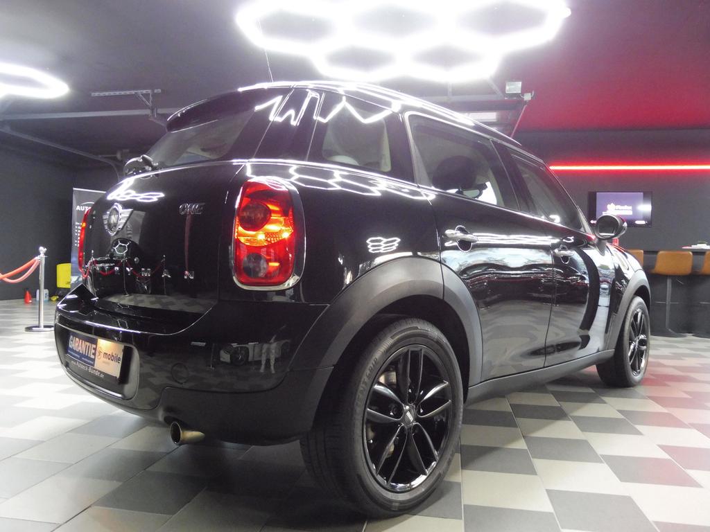 MINI One Countryman