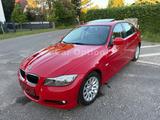 BMW 318i Limousine /Automatik/Leder/Glasdach/Navi - gebrauchte BMW 318 aus dem Jahr 2010