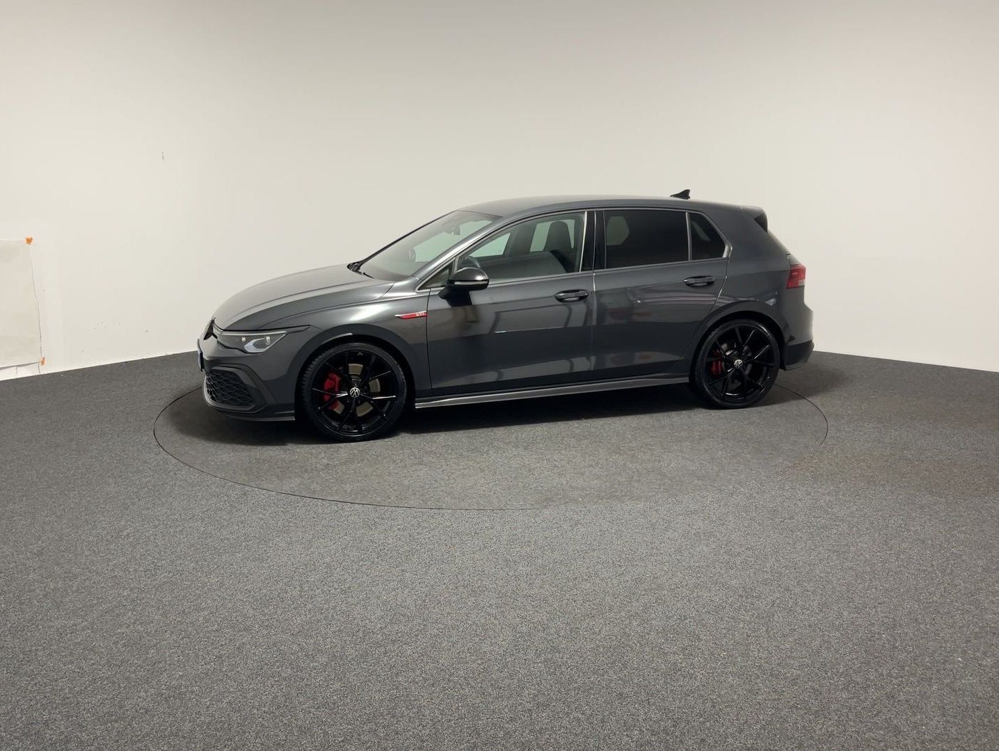 Volkswagen Golf VIII Lim. 2.0 TSI DSG GTI foto 6