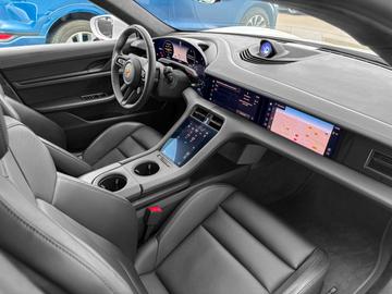 2020 Porsche TAYCAN 照片 8