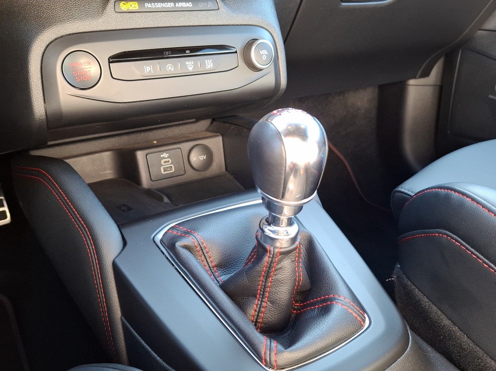 FORD Focus ST X 2.3 KLIMA / LED / ACC / HEAD-UP / BAN - Image 14
