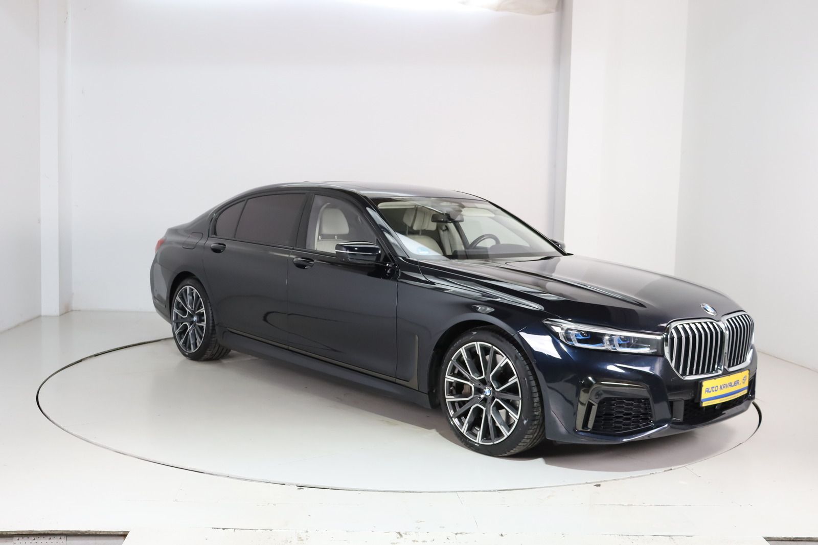 Fahrzeugabbildung BMW 750 L i xDrive M Paket Night-Vision * 4x Massage