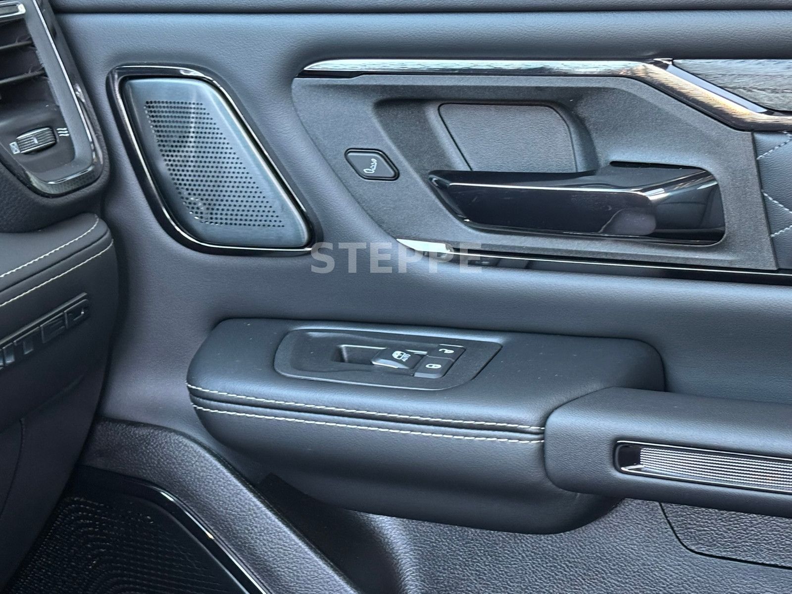 Dodge 2026 RAM 1500 Limited Night 5,7LV8 Rambox MWK