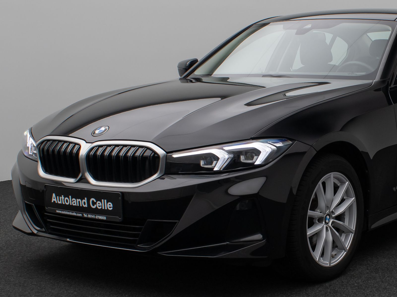 Fahrzeugabbildung BMW 318i DAB PDC Widscreen Geschwindigkeitsreg LED