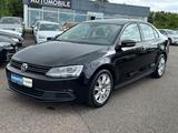 Volkswagen Jetta VI Comfortline NAVI PDC KAMERA TÜV/HU/NEU - Volkswagen Jetta Comfortline mit Benzin-Antrieb