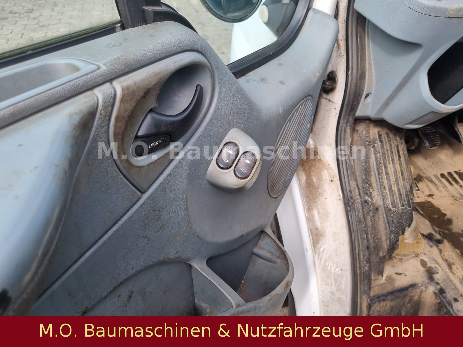 Fahrzeugabbildung Ford Transit Pritsche + Plane /  DOKA / 2,2L /