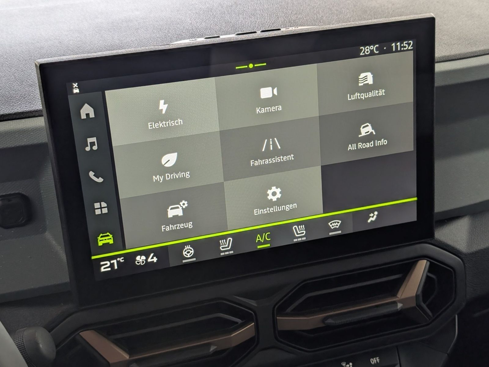 DACIA Duster Extreme Hybrid 155 Winter-Plus – Bild 22
