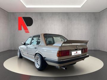 BMW 318 - 3
