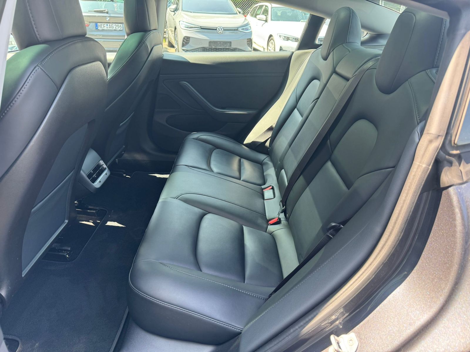 Fahrzeugabbildung Tesla Model 3 LR Dual AWD PANO+STDHZ+NAVI+LED+ACC+