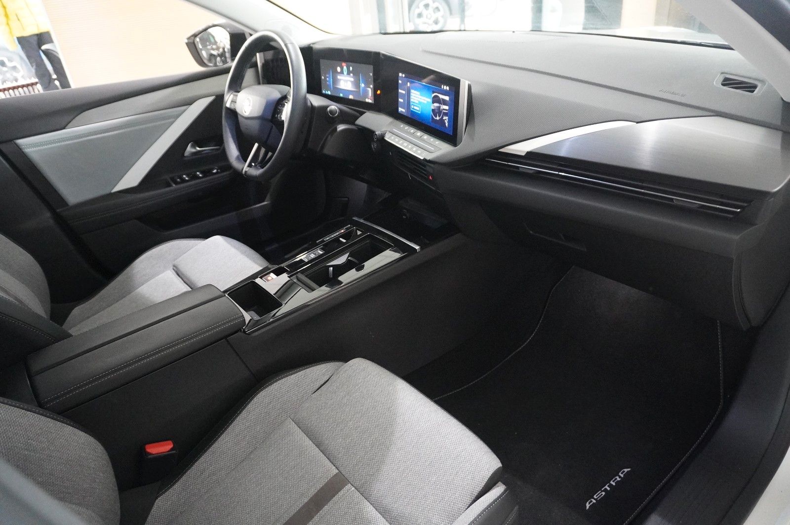 Fahrzeugabbildung Opel Astra L Lim. 1.6 HYBRID ELEGANCE NAVI/LED/KAMERA