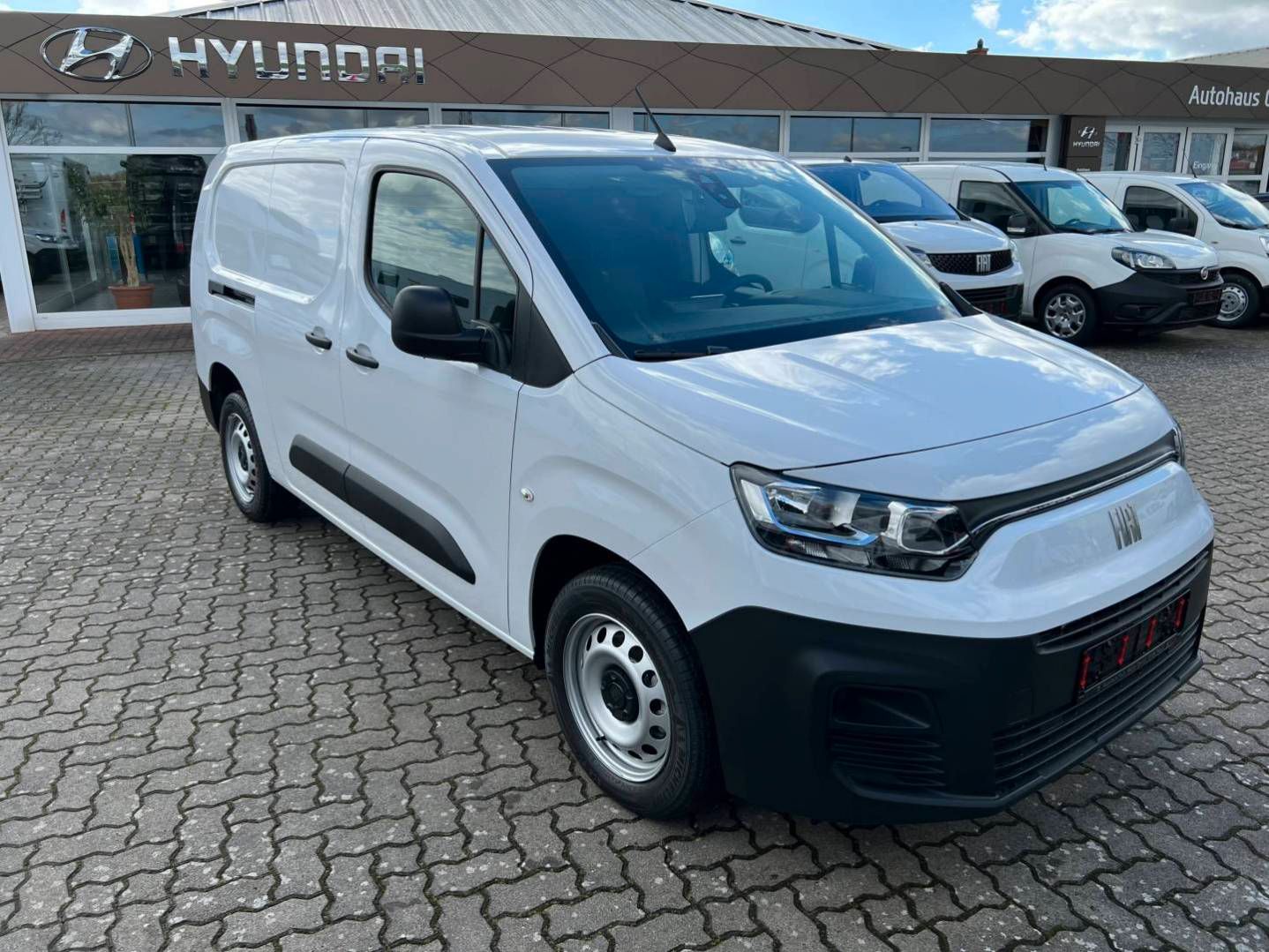 Fahrzeugabbildung Fiat Doblo XL KAWA100 MT6