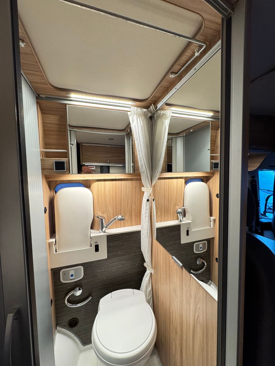 Fahrzeugabbildung HYMER / ERIBA / HYMERCAR YOSEMITE 600 CROSSOVER FIAT SCHLAFDACH LÄNGSBETT