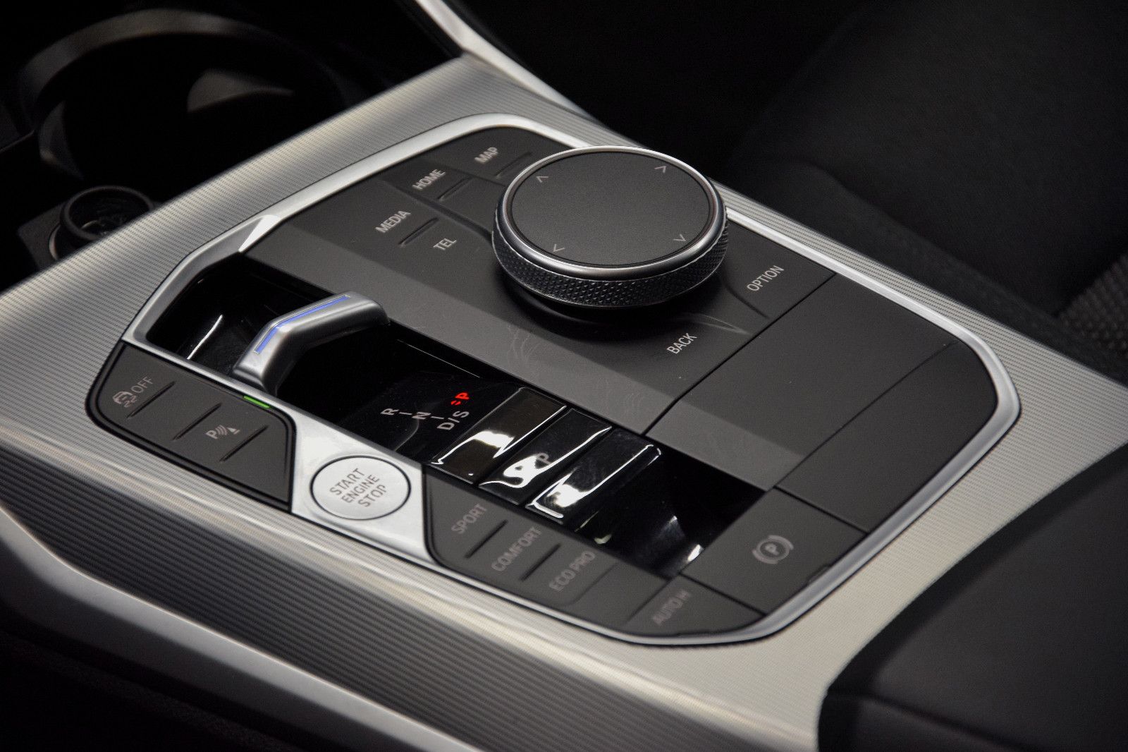 Fahrzeugabbildung BMW 320d xDrive Touring Autom HuD LED ACC AHK Kamera