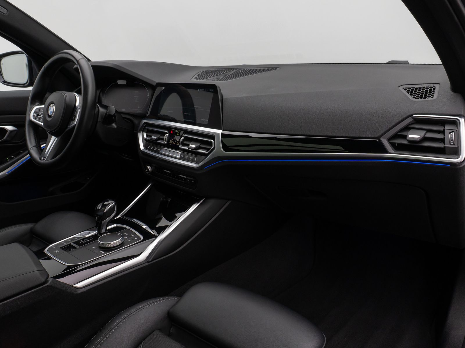 Fahrzeugabbildung BMW 320d xD Sport Line Panorama Laser Kamera HUD DAB