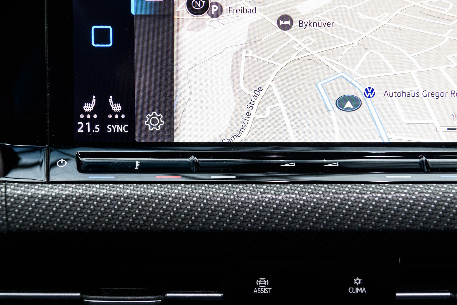 Fahrzeugabbildung Volkswagen Golf Variant R-Line eTSI DSG+AHK+Kamera+Pano