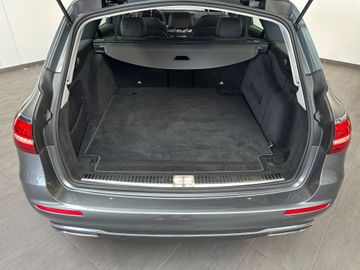 Mercedes E 220 - 6