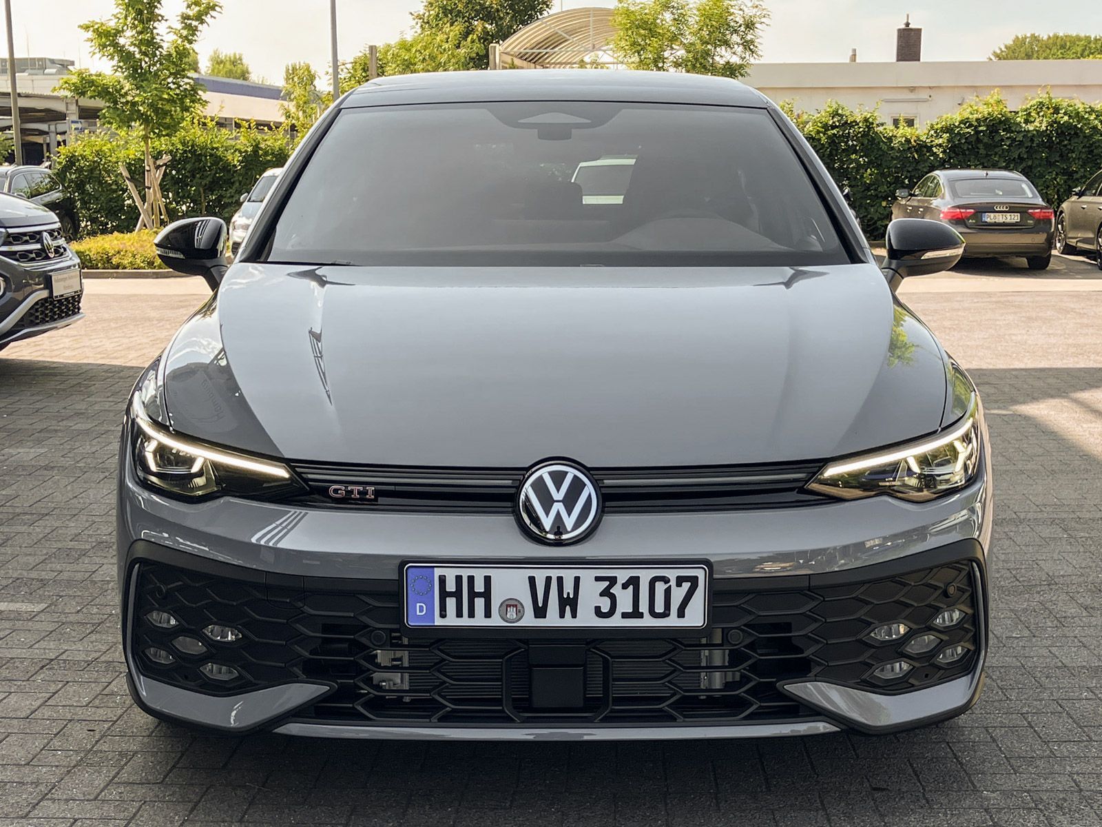 Volkswagen Golf VIII 2.0 TSI GTI DSG Matrix-LED Panorama foto 3