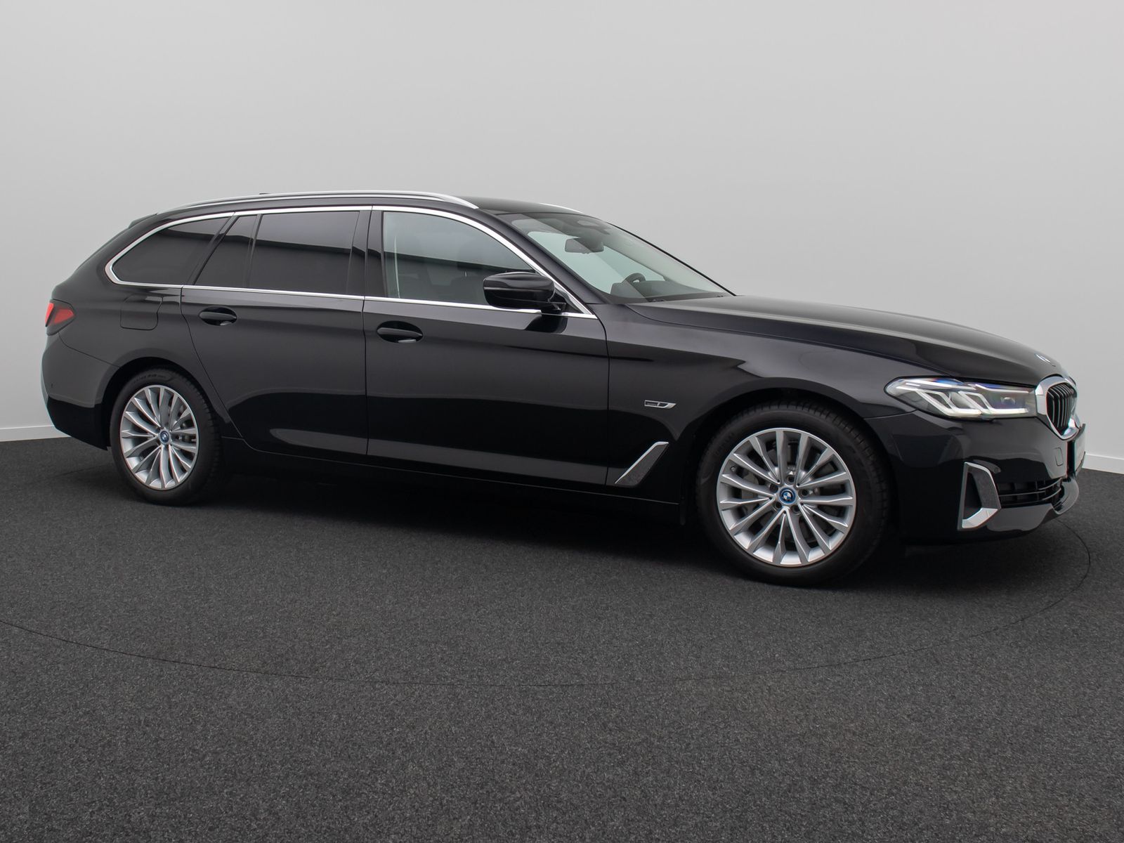 Fahrzeugabbildung BMW 530e xD Luxury Line Kamera DAB Laser HUD Belüft