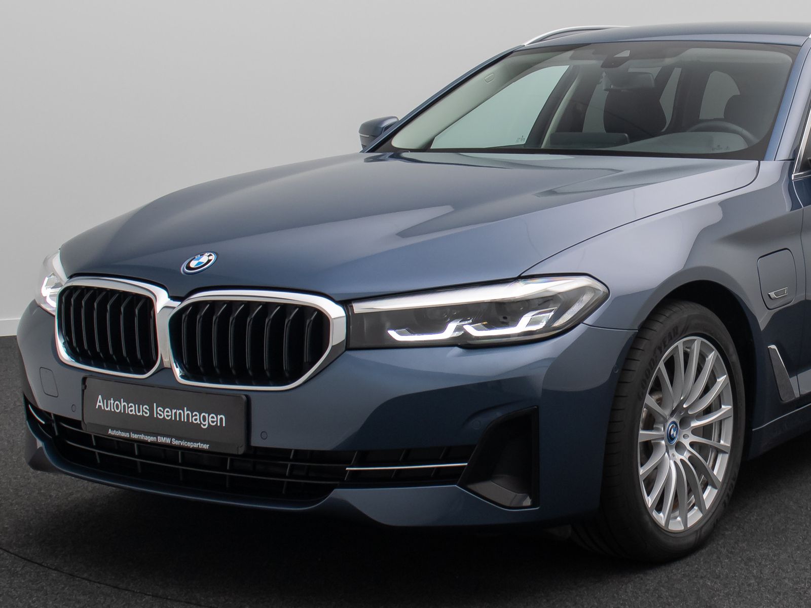Fahrzeugabbildung BMW 530e Kamera DAB HiFi Sport Leder Komfort Alarm