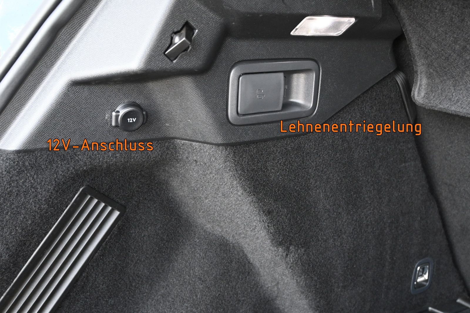 Fahrzeugabbildung DS Automobiles DS7 Crossback PureTech 180 PERF. LINE+ °AHK°PANO