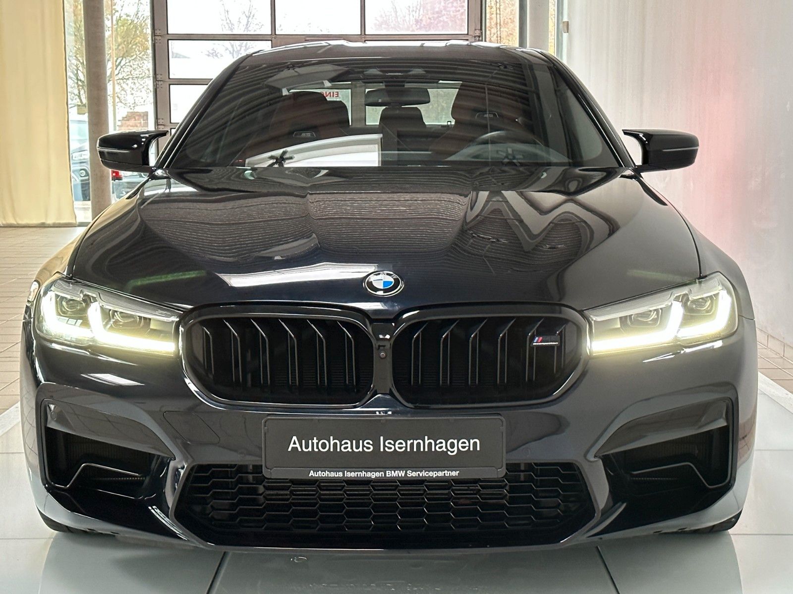 Fahrzeugabbildung BMW M5 B&W 360°HUD Massage SoftClose Belüftung Voll