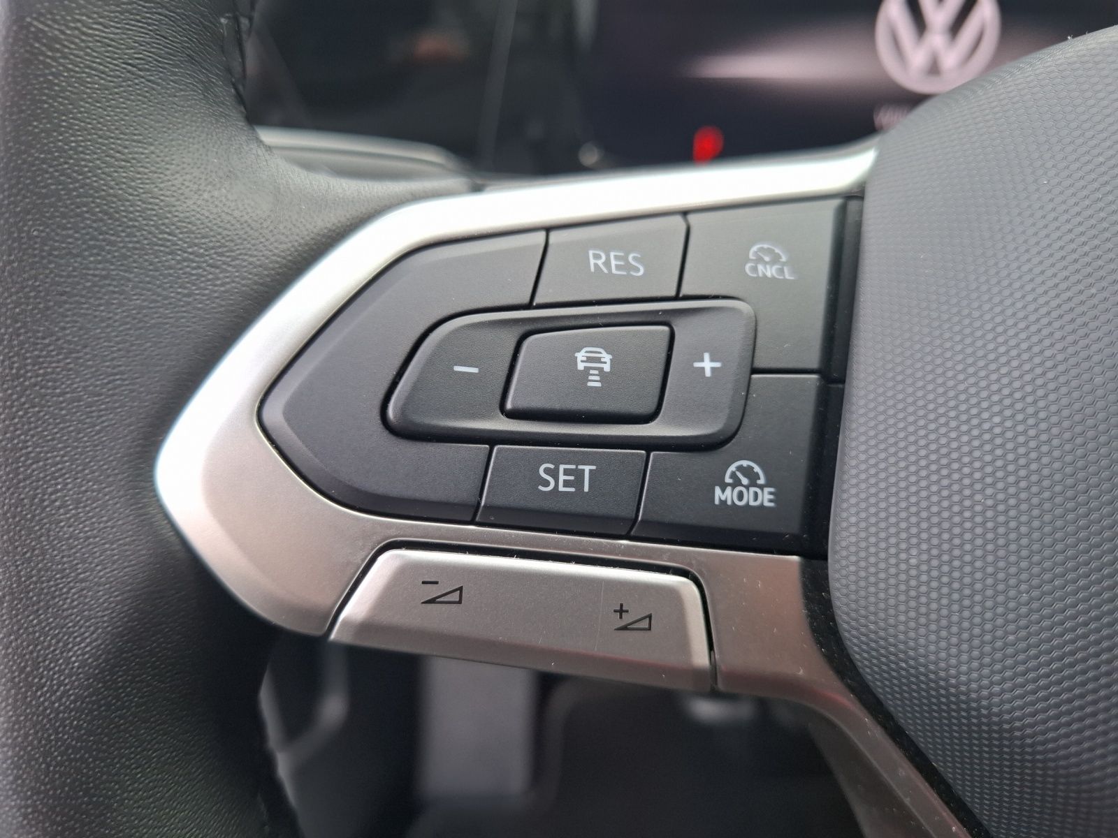 Fahrzeugabbildung Volkswagen Golf VIII Variant TDI Life DSG LED Navi AID HUD